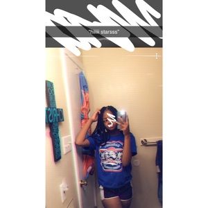 Meet your Posher, Mia